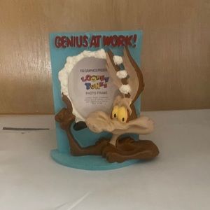 Vintage 1994  LOONY TUNES Wile E Coyote Genius At work Photo Picture Frame
